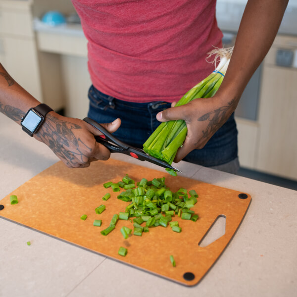 Cutting green onions